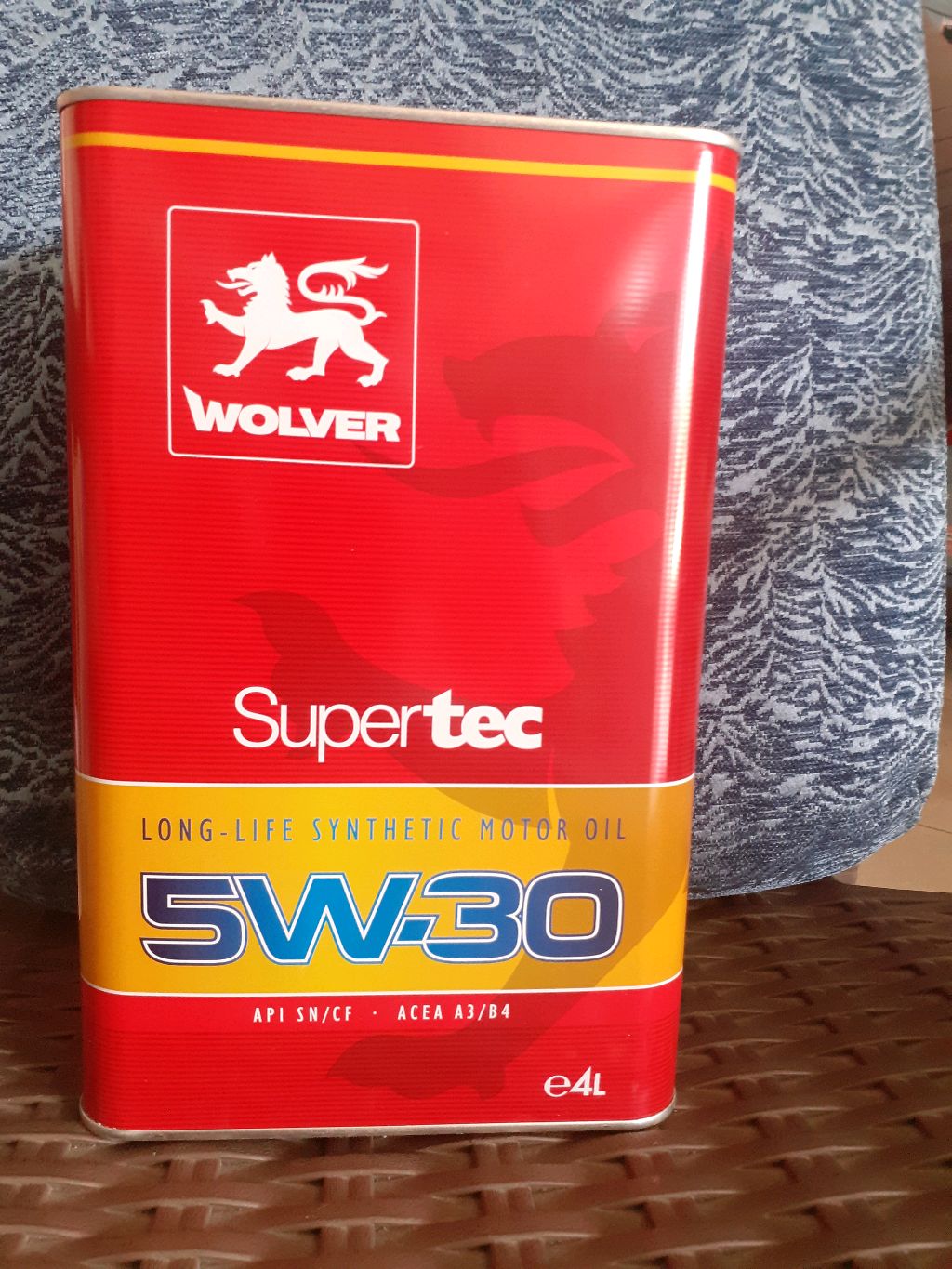 زيت محرك wolver 5w-30