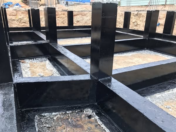 Foundation and foundation insulation